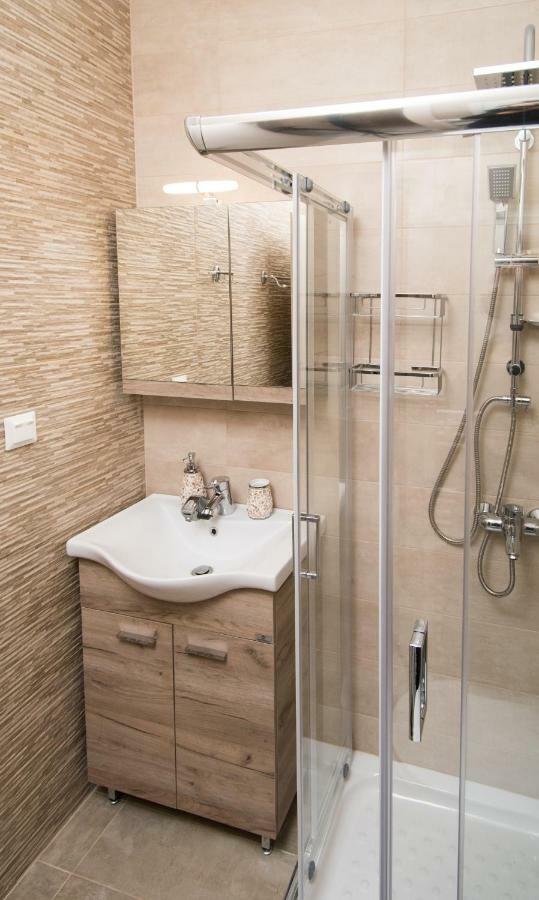 King George Apartment *